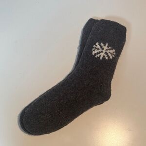 Charcoal Wool Socks with Snowflake Pattern